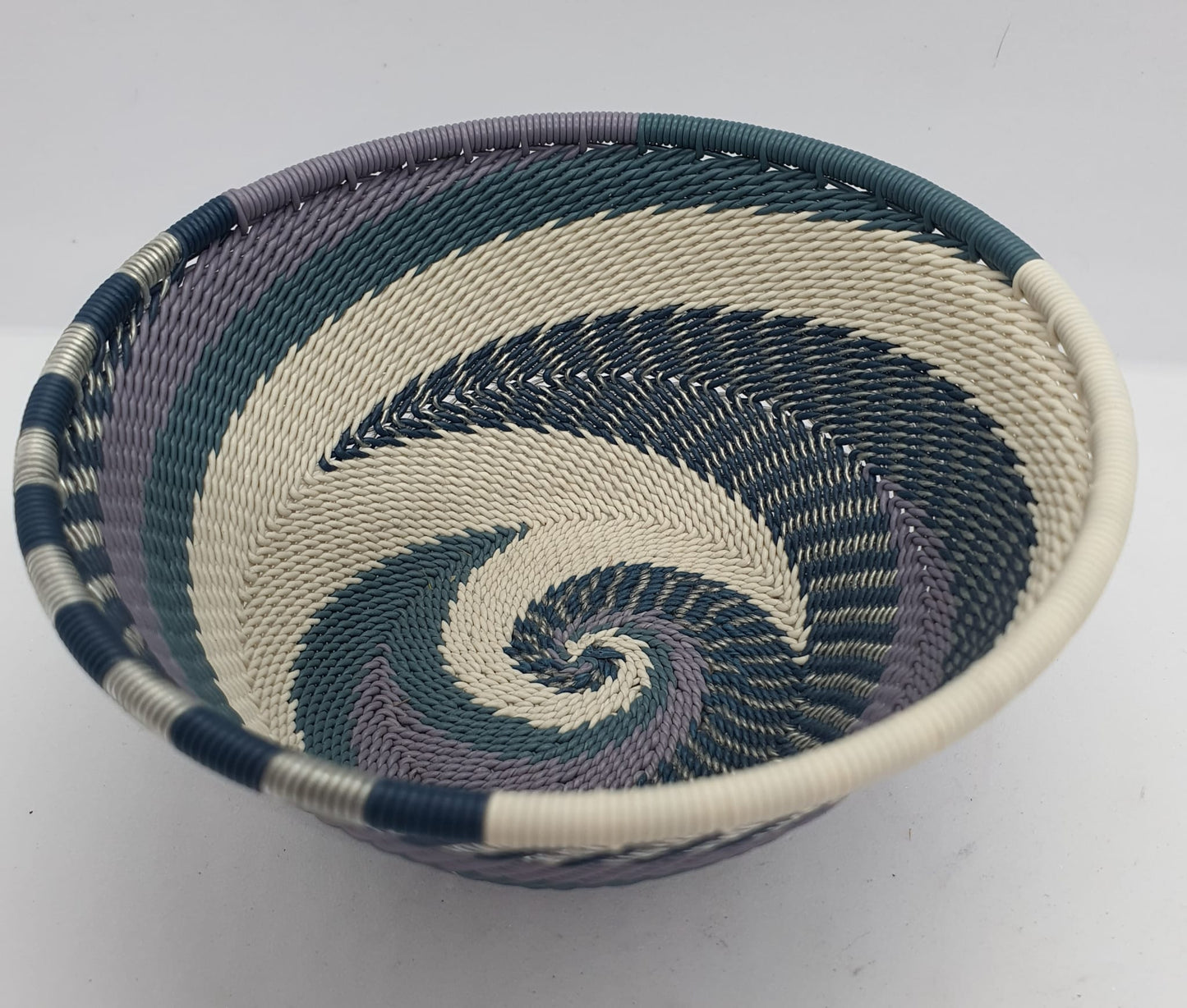 Telephone Wire Bowls- Ice- Medium- 12 cm
