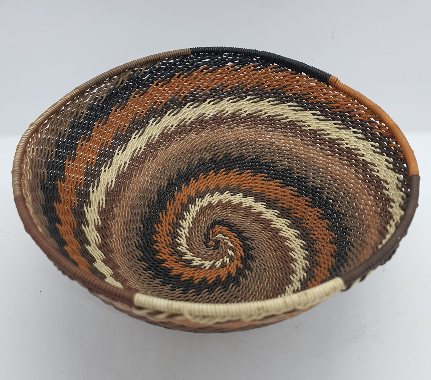 Telephone Wire Bowls- Large Sand-14cm